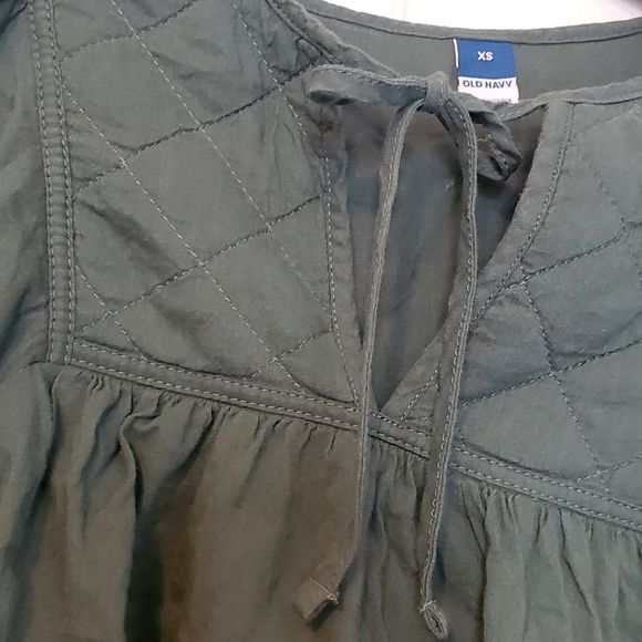 Old Navy Forest Green Women's Blouse - Picture 4 of 5
